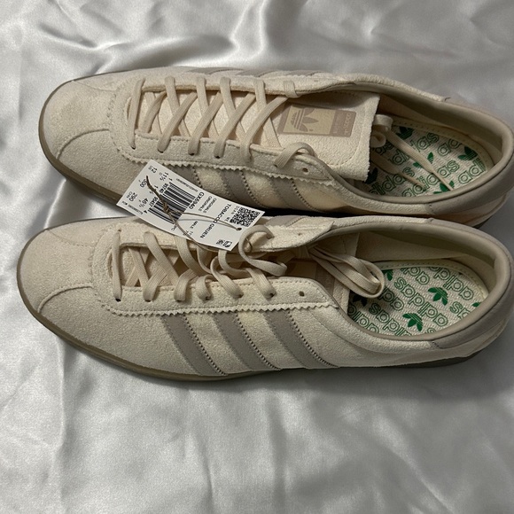 Adidas Tobacco Gruen Men’s Off-White Suede Sneakers with Gum Sole